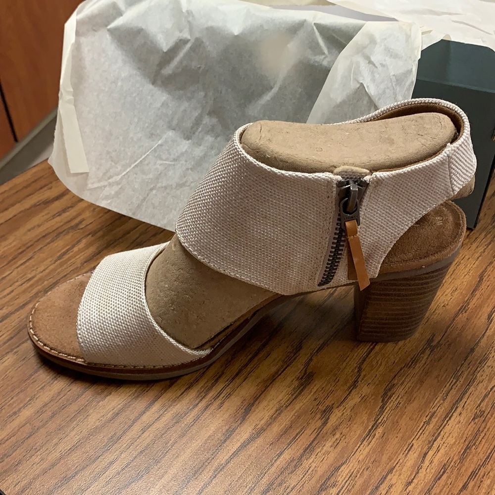 Toms shoes